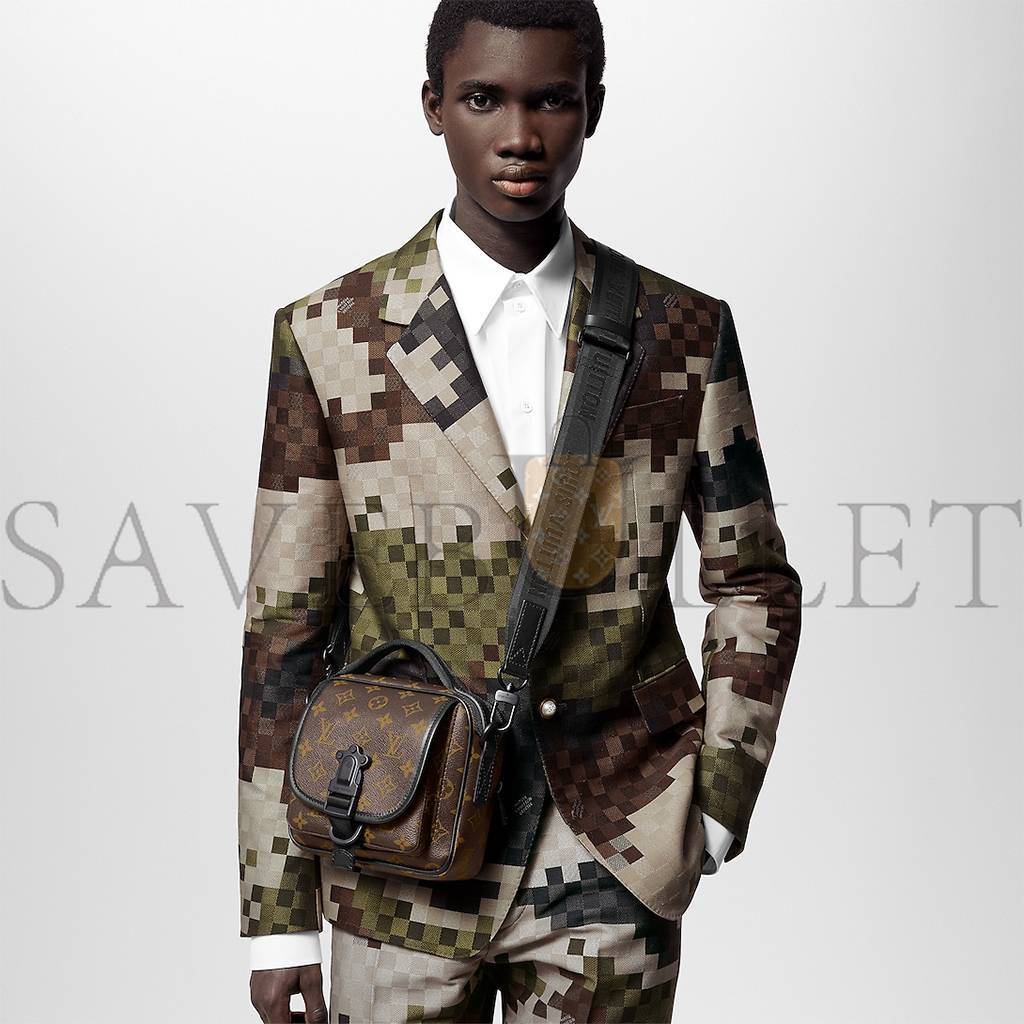 LOUIS VUITTON QUEST MESSENGER M46973 (18*18*10cm) LOUIS VUITTON QUEST MESSENGER M46973 (18*18*10cm)